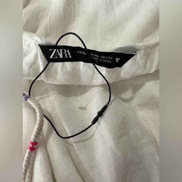 Elegant White Strappy Women's Top - Picture 10 of 12